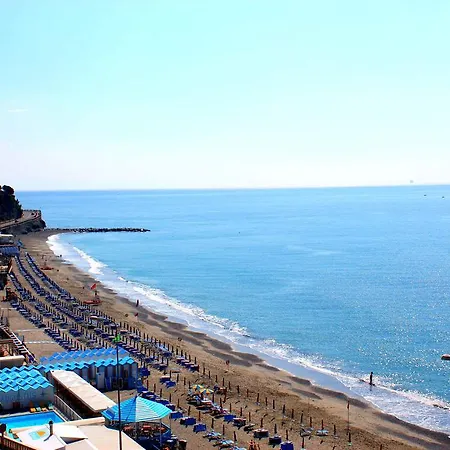 Marina Szálloda Celle Ligure