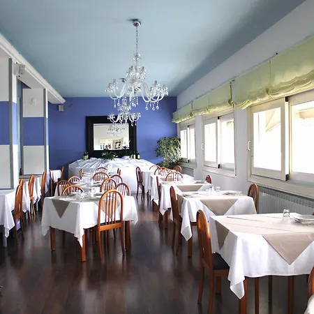 Marina Hotel